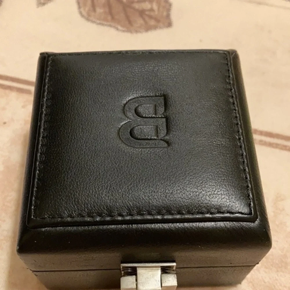 Bracaletti silver tone & black croc Czar cuff links in leather box-gently used